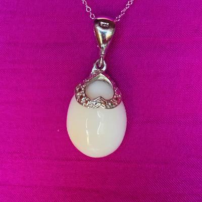 White Oval Drop Conch Pearl 7.65 carats Pendant (back view)