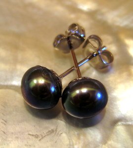 Black Pearl Earrings