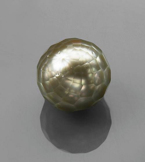 Faceted Grey Pearl Faceted Pearl Grey