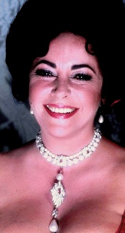 La Peregrina on Elizabeth Taylor