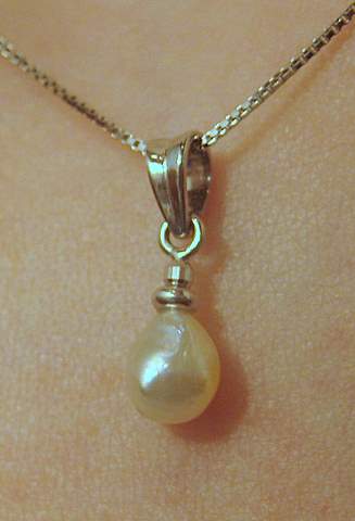 Natural Pearl Pendant