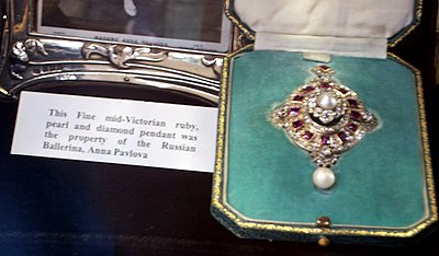 Pavlova Pearl Pendant