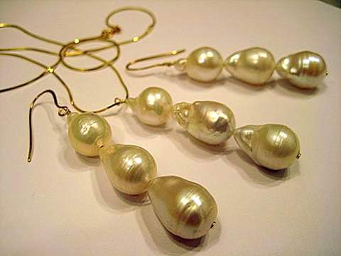 Baroque pearl set 18K gold White Baroque Pearl Set 18K gold